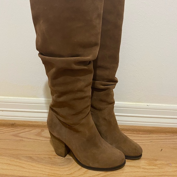 Arturo Chiang Halima Suede Boots - Picture 2 of 13